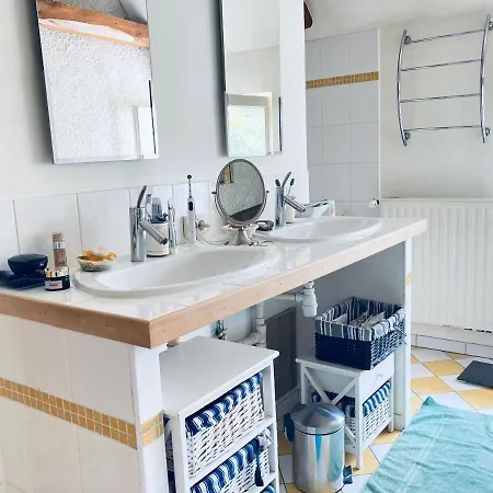 Homestay Bienvenue Aux Rosiers, Chez Fabie *
